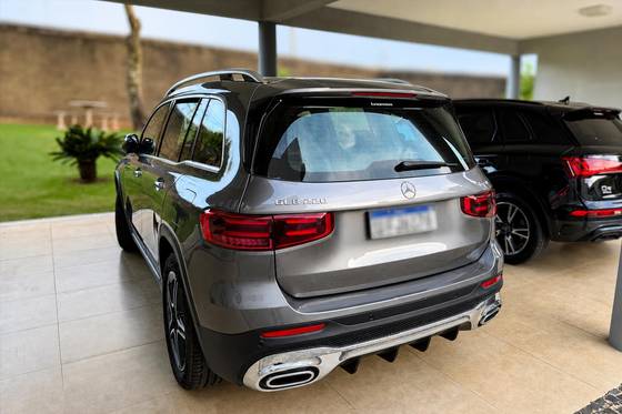MERCEDES-BENZ GLB 220 2.0 MHEV AMG LINE 4MATIC 8G-DCT MERCEDES-BENZ GLB 220 2.0 MHEV AMG LINE 4MATIC 8G-DCT